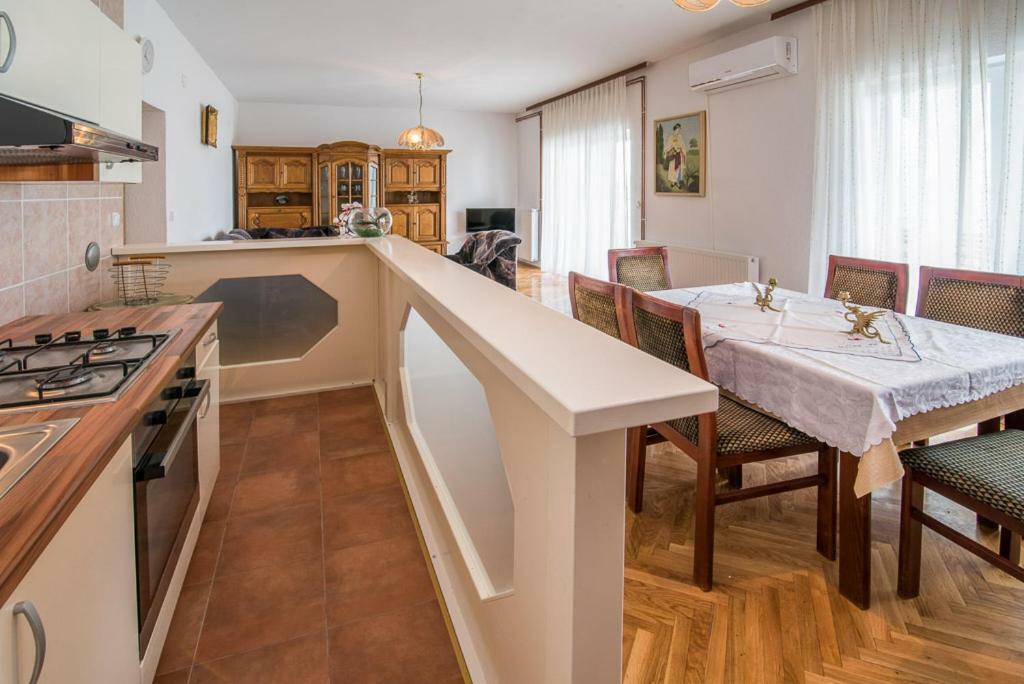 Beljan Apartments Đảo Krk Ngoại thất bức ảnh